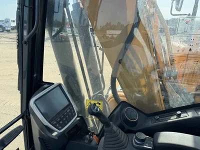 Used 2023 HYUNDAI HX140LC Crawler Excavators Minnesota US | Carco Truck & Equipment #1514265