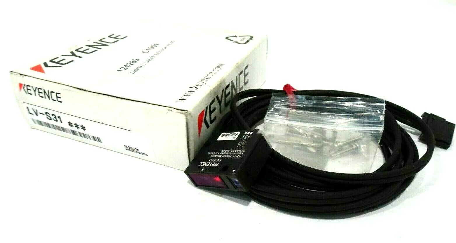 NEW KEYENCE LV-S31 LASER OPTIC SENSOR LVS31