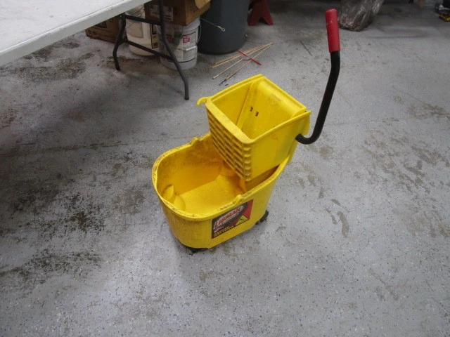 Used _UNKNOWN_ _UNKNOWN_ Janitorial Equipment Minnesota US | K-BID 4 #171432