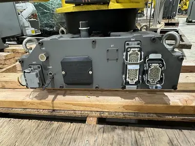 Used FANUC M-710IC/50 6 AXIS ROBOT WITH R-30IB CONTROLLER Robots | Harbor Machinery Inc. #1283375