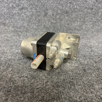 Used Johnson Controls R-3030-I Relays & Switches California US | Davliegogo LLC #1708075