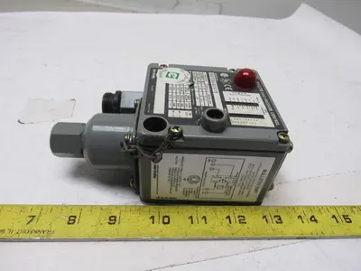 Allen Bradley 836T-T253JX21X15 Ser A 6-30PSI Pressure Control Switch 600VAC Max