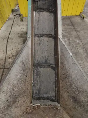 96" CP MFG MODEL #GC-100 "GLASSHOPPER" PORTABLE INCLINED CONVEYOR & GLASS CRUSHER: YOBRO #24416