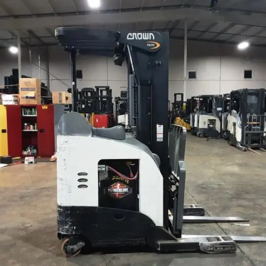 USED 2018 CROWN RR5725-45