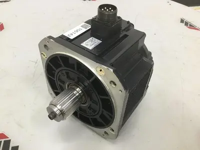 USED YASKAWA SGMD-40AWA-YR11