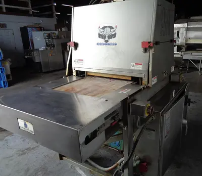 USED 2000 AM MANUFACTURING APACHE 24