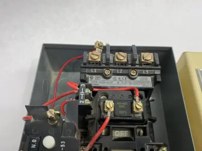 USED ALLEN-BRADLEY SER. B FULL-VOLTAGE MAGNETIC MOTOR CONTROLLER 3-PH