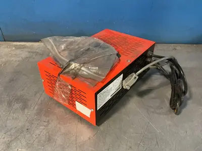 Used AMERICAN INNOVATIVE MANUFACTURING ARC C1000 Battery Chargers Ohio US | HGR 24 #1291882