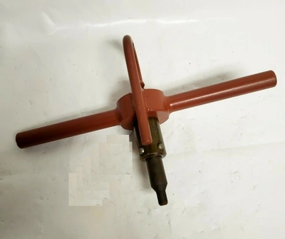 Alfa-Laval distributor lifting tool.