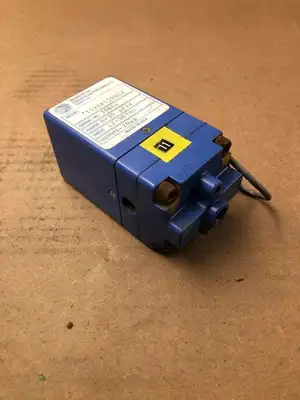 Transicoil 152CP130DC2 Pressure Transducer 0-30PSID 12-38VDC 4-20mA