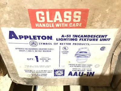 Appleton AAU-1N – A-51 Incandescent Vented Explosion Proof Lighting Fixture