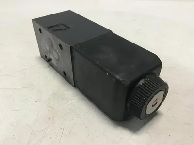 USED VICKERS DG4V-3-2A-M-U-H7-60