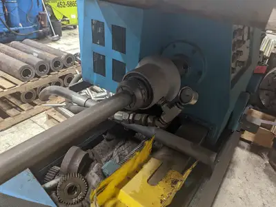 Gidding & Lewis - Injector Drilling Machine