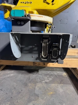 2002 FANUC S500IB 6 Axis Robots | K.B. Industries LLC (8)