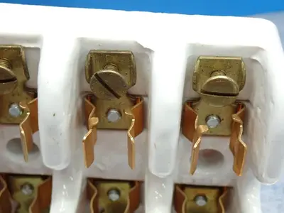 New | in-Stock LEVITON 8906 Fuse Accessories Ohio US | HGR 24 #884214
