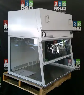 Used _UNKNOWN_ _UNKNOWN_ Laminar Flow Hoods California US | R&D Laboratory Equipment #1302546