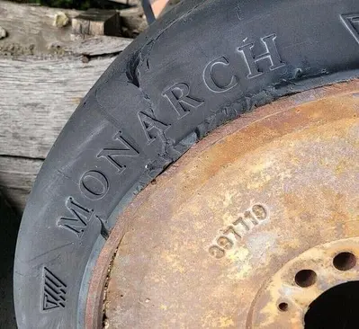 USED MONARCH FORKLIFT TIRES & RIMS