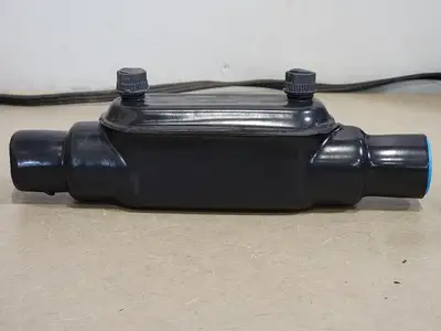 USED THOMAS & BETTS 734A