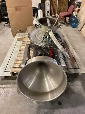 Conair Self-Contained Vacuum Loader w/ Bunting Quicktron 03 Metal Separator