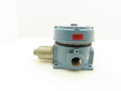 United Electric Controls J120-164 Pressure Switch 480VAC 15A 4-200PSI  3/4"NPT