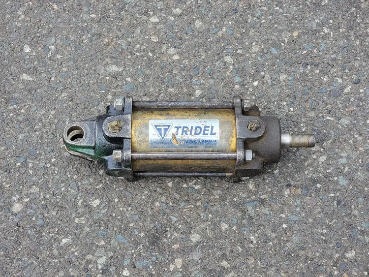 Used TRIDEL _UNKNOWN_ Parts (Hydraulics and Pneumatics) British Columbia CA | Lenmark #266121