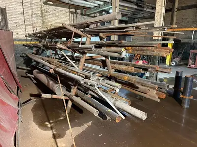 LARGE AMOUNT OF CAST, STAINLESS STEEL, ALUMINUM, GALVINIZED AND PVC PIPES