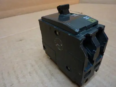 USED SQUARE D QO220