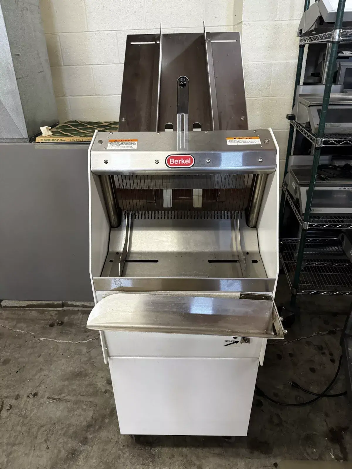 167-0564 Berkel GMB Gravity Feed Bread Slicer with Chute