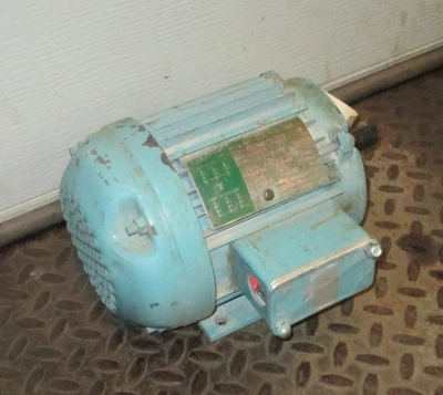 NEW - SEW Eurodrive, Right Angle, AC, Gear Reduced Motor