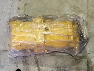 NEW KOMATSU 705-52-31080R