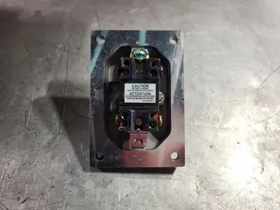 NEW CROUSE-HINDS DSD937 SA