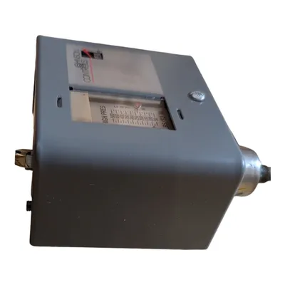 New | in-Stock Johnson Controls P70AA-124 Pressure Switches Saskatchewan CA | Tools of Industry #1519195