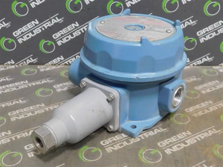 Used UE SYSTEMS _UNKNOWN_ Pressure Switches | Green Industrial #682339