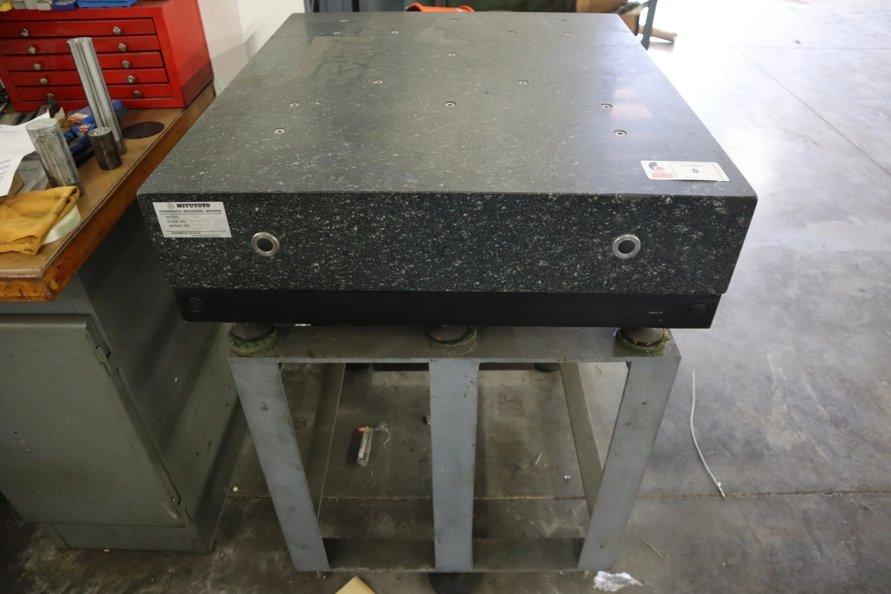 Used MITUTOYO GRANITE SURFACE PLATE Lab Inspection Minnesota US | Machinesused.com #1364565