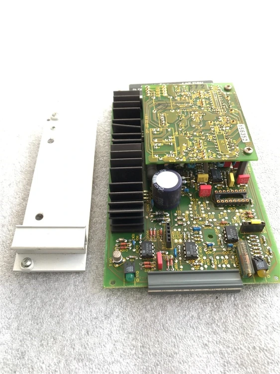 Used BOSCH 0 811 405 031 (4,5)-PROP.VERST. 4/4 WV NG 10 Misc Electrical & Power Parts BE | Apt International N.V #363318