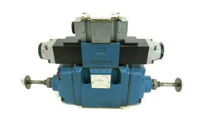 NEW REXROTH 4WE-6-D53/OFAG24N9DAL VALVE 4WEH10HD42/OF6AG24N9ETDALQABG24 526963/4