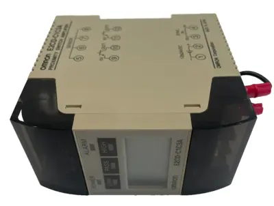 NEW OMRON E2CD-C1C3A PROXIMITY SENSOR 12 to 24VDC E2CDC1C3A