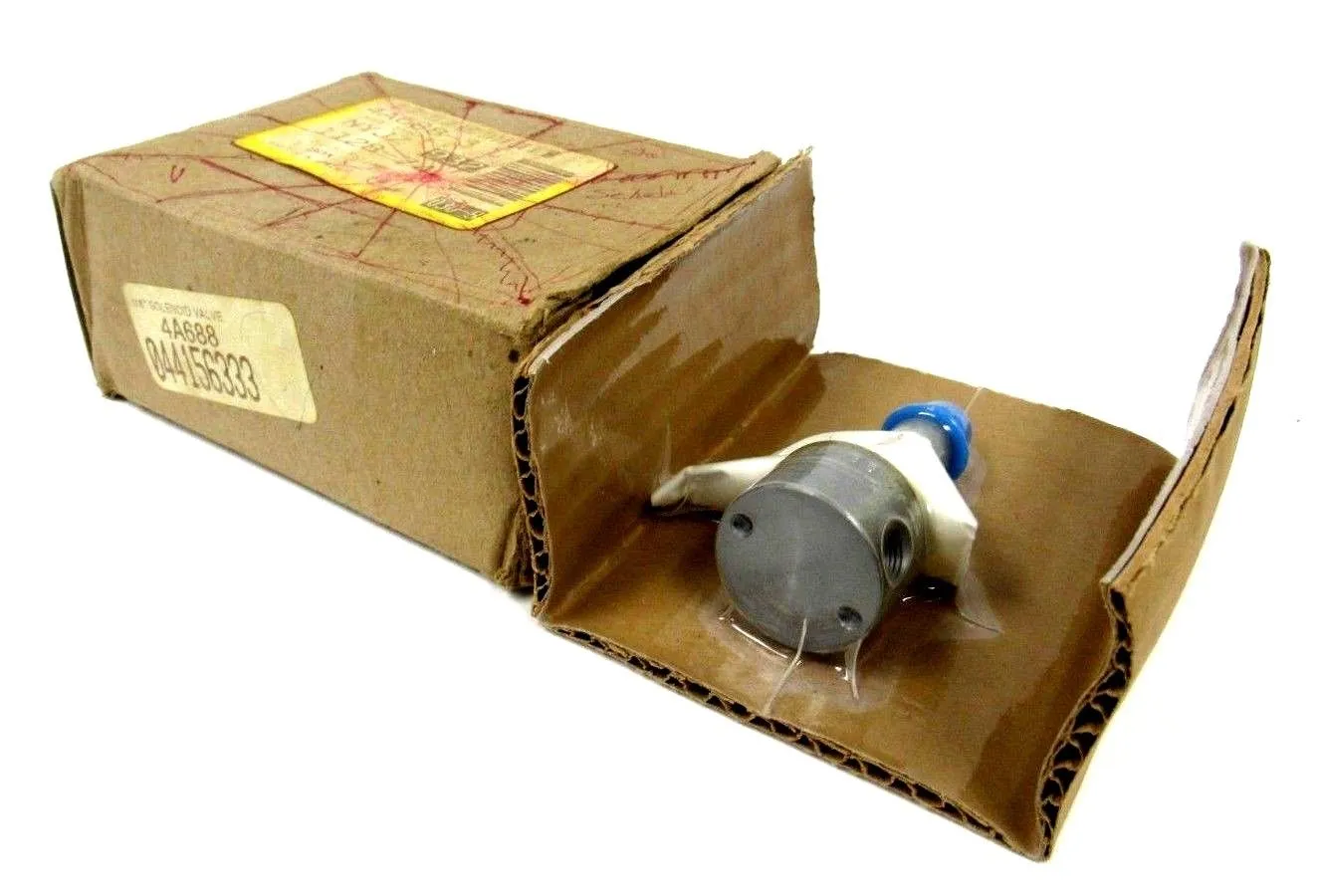 NEW GRAINGER 4A688 SOLENOID VALVE 044156333