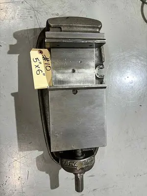 BRIDGEPORT MACHINING CENTER VISE