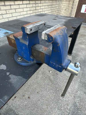 Used Unbranded _UNKNOWN_ Welding Tables Indiana US | J&J Industrial Supply #1259432