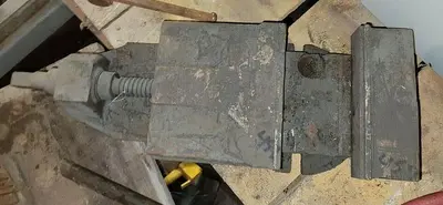 Vintage 7.5'' Milling Machinists Vise w/6'' Max Opening Fixed Base