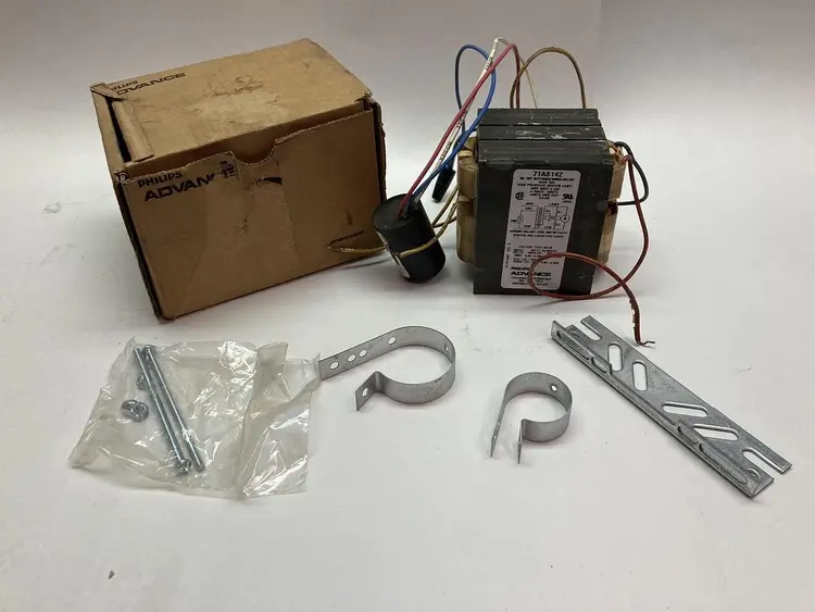 Used ADVANCE 71A8142-001D Lighting Ohio US | Surplus Asset Holdings #1243758