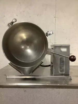 152-0700 Groen 20 Quart Countertop Tilting Kettle