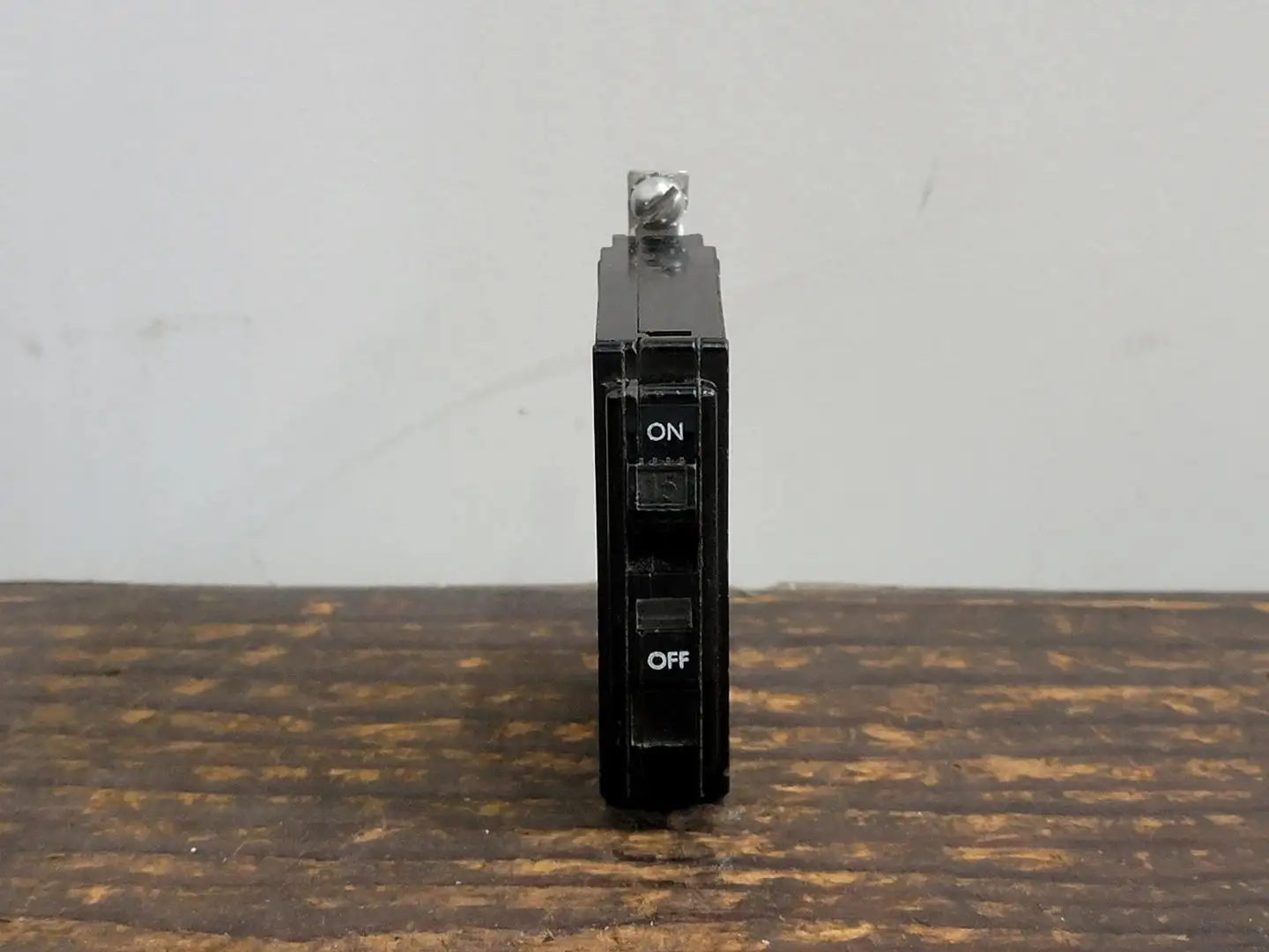 NEW SQUARE D QO115