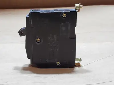 Used SQUARE D QOB120 Switchgears British Columbia CA | Lenmark #835862