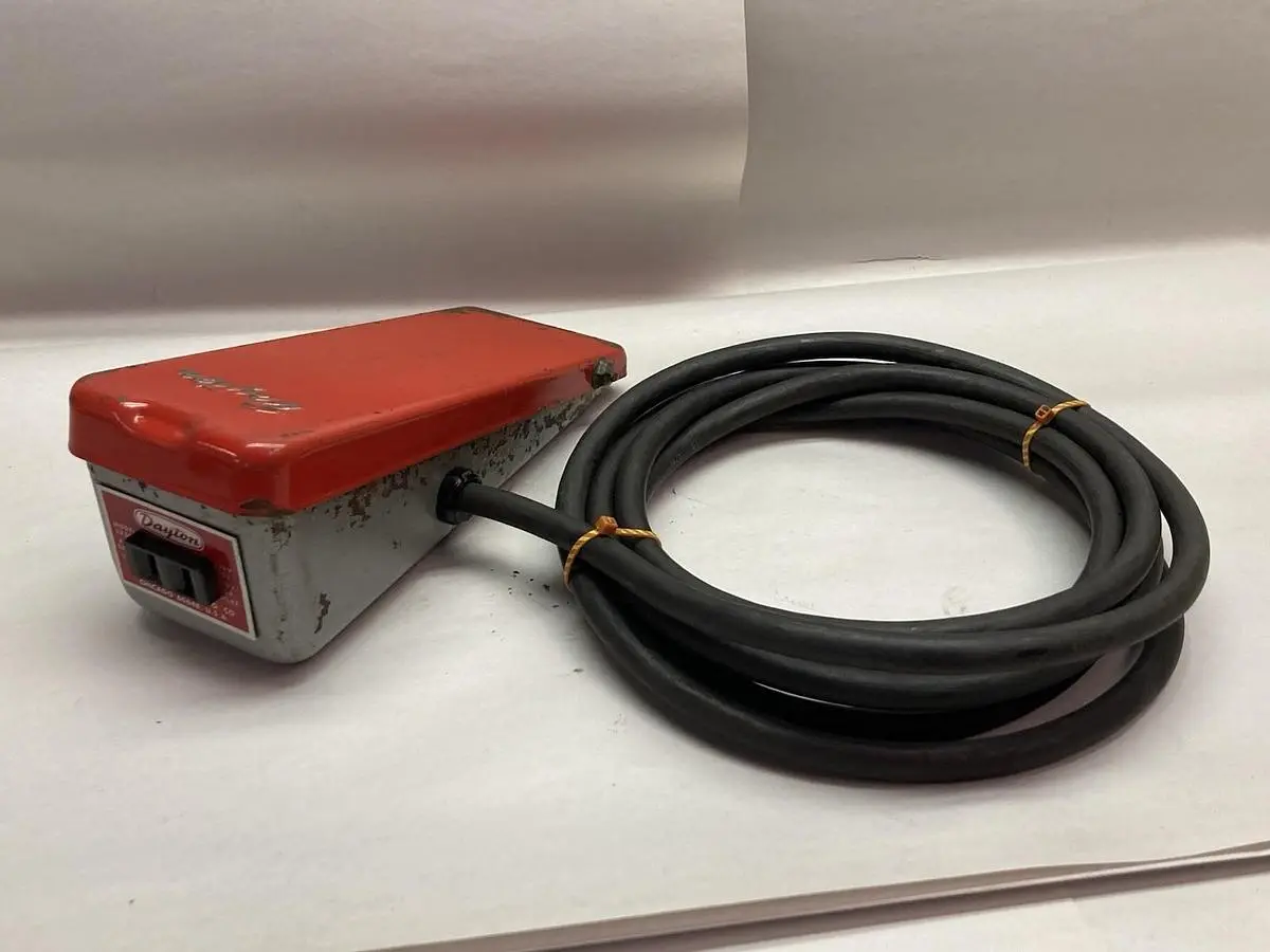 Used DAYTON 2X589 Miscellaneous Equipment (Electrical & Power) Ohio US | Surplus Asset Holdings #1399507