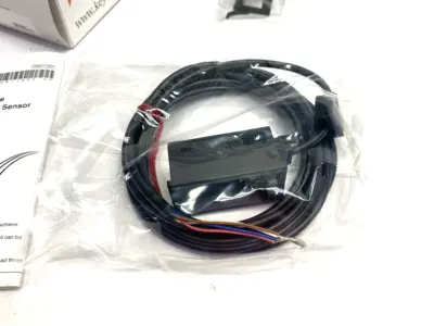 USED KEYENCE AMPLIFIER UNIT, PNP, FOR DIGITAL ULTRASONIC SENSOR
