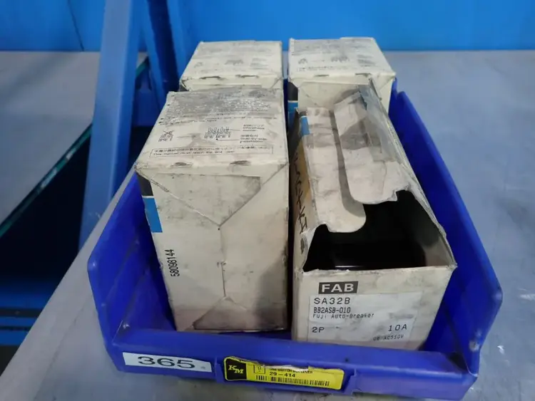 Used FUJI ELECTRIC SA32B Circuit Breakers | HGR 24 #731896