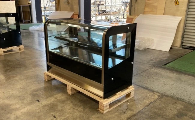 171-0283 48" Full Service Self Contained Bakery Cake Case Cooler