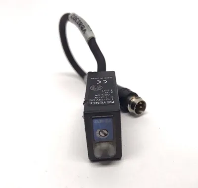 USED KEYENCE LASER SENSOR, BUILT IN AMPLIFIER, 12-24 VDC